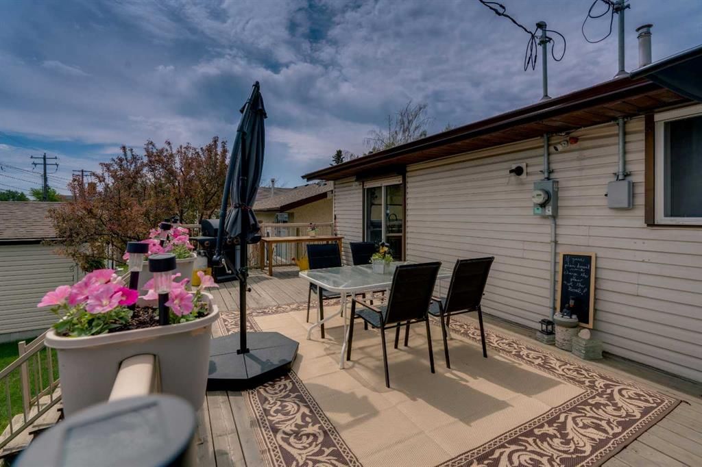 20 Ogmoor Crescent SE, Calgary — photo 5 of 41
