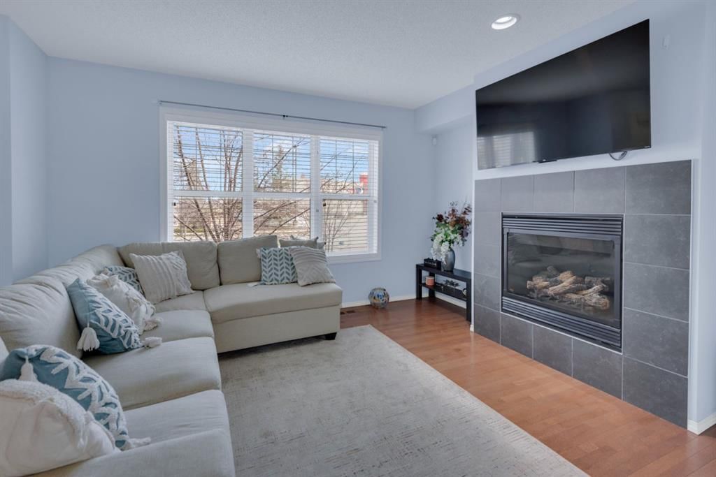 273 Eversyde Boulevard SW, Calgary — photo 3 of 30