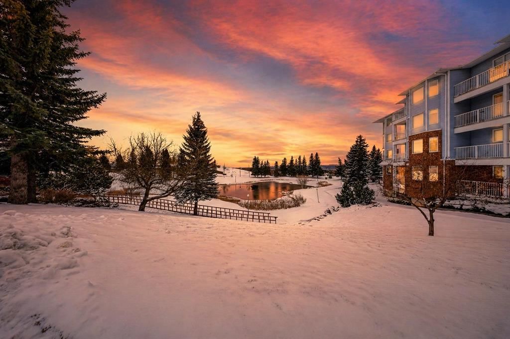 3402, Hawksbrow Point NW, Calgary — main listing photo