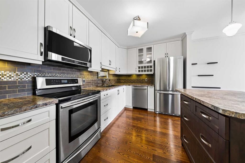 3402, Hawksbrow Point NW, Calgary — photo 4 of 49