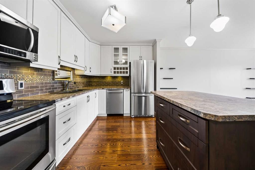 3402, Hawksbrow Point NW, Calgary — photo 5 of 49