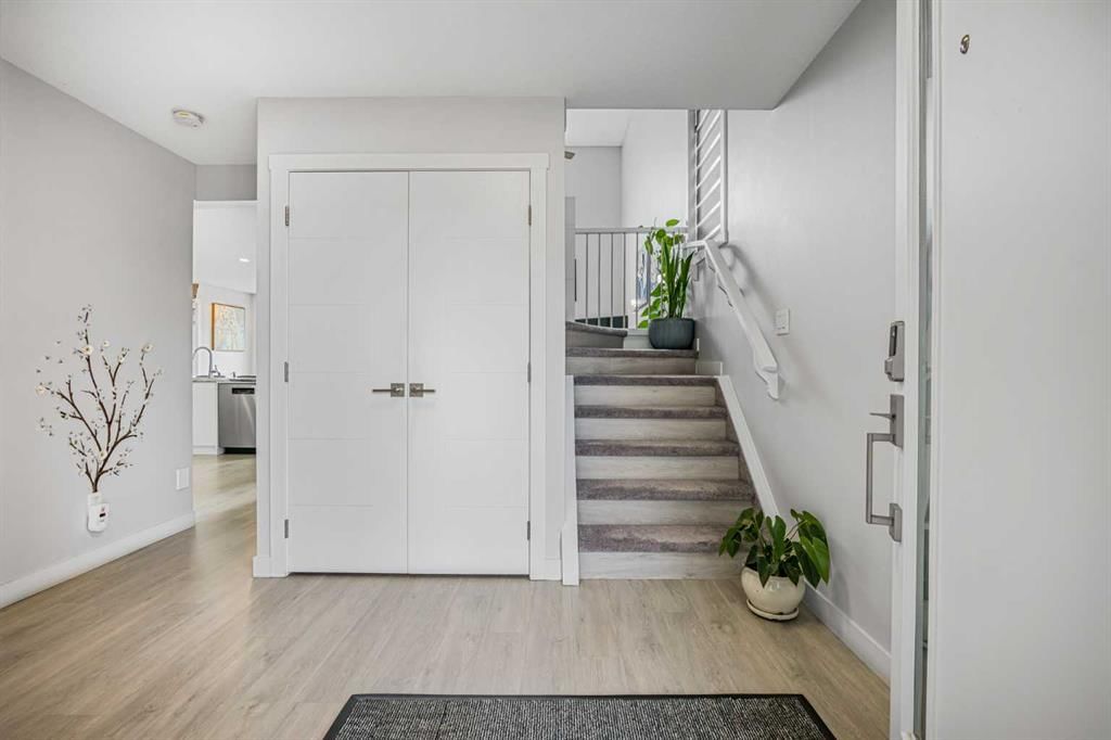 31 Saddleback Way NE, Calgary — photo 5 of 50