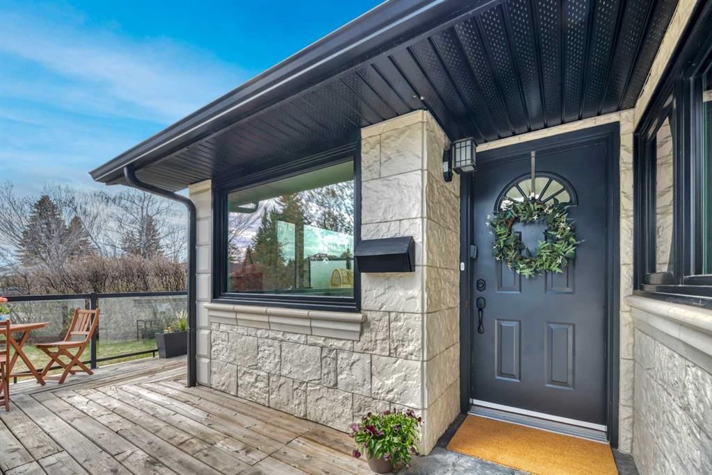 48 Waterloo Drive SW, Calgary — photo 4 of 49