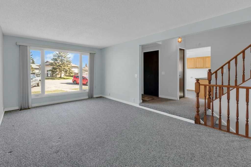 96 Fallswater Road NE, Calgary — photo 4 of 45