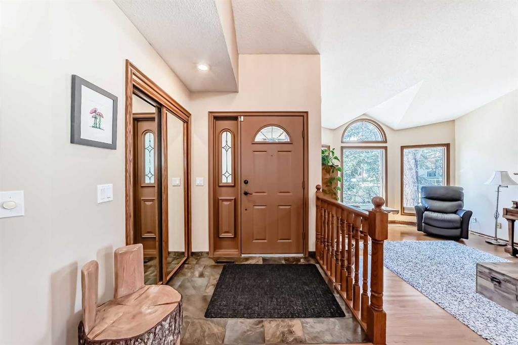 29 Deer River Green SE, Calgary — photo 3 of 50
