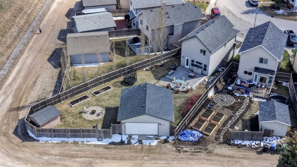 78 Cranberry Close SE, Calgary — photo 2 of 33