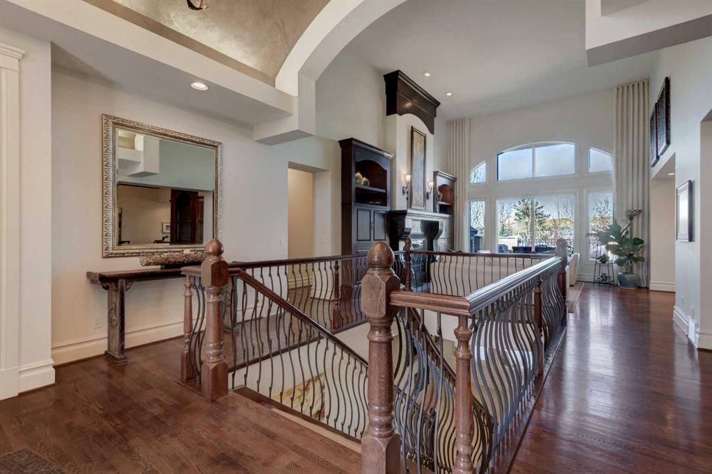 9 Spring Valley Terrace SW, Calgary — photo 4 of 50
