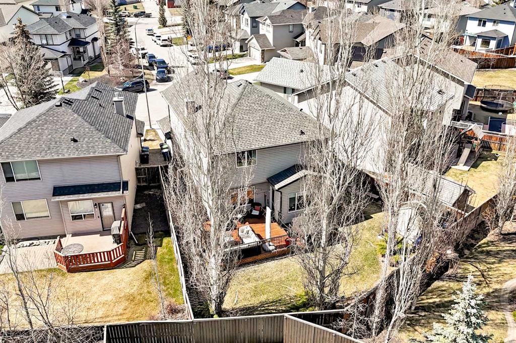 182 Chapalina Close SE, Calgary — photo 2 of 40