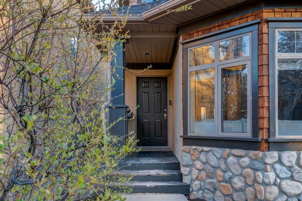 2021 32 Avenue SW, Calgary — photo 2 of 50