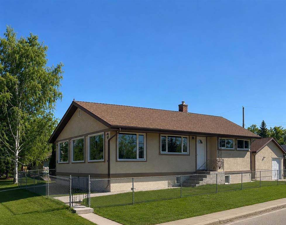 7224 21 Street SE, Calgary — main listing photo