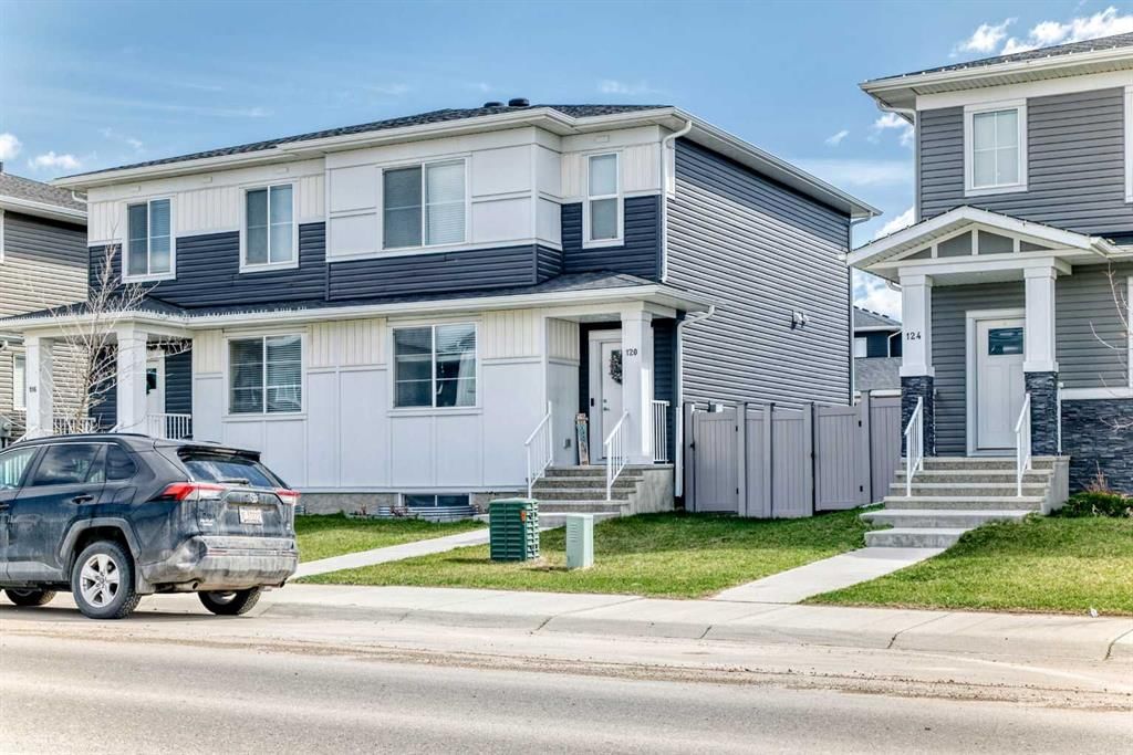 120 CHELSEA Drive, Chestermere — photo 2 of 47