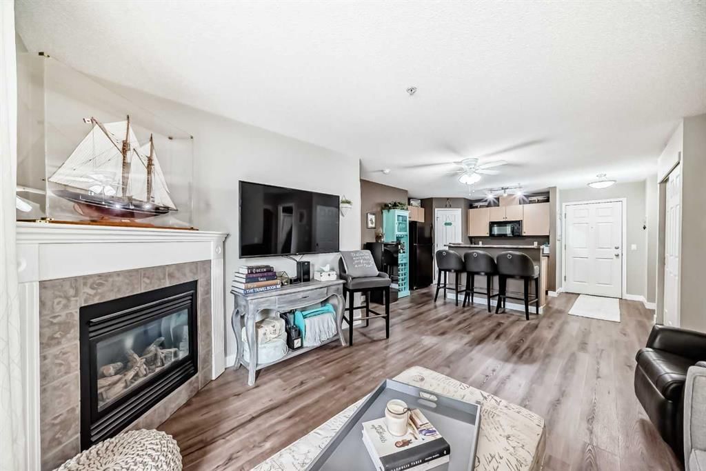 205, 1811 34 Avenue SW, Calgary — photo 2 of 37