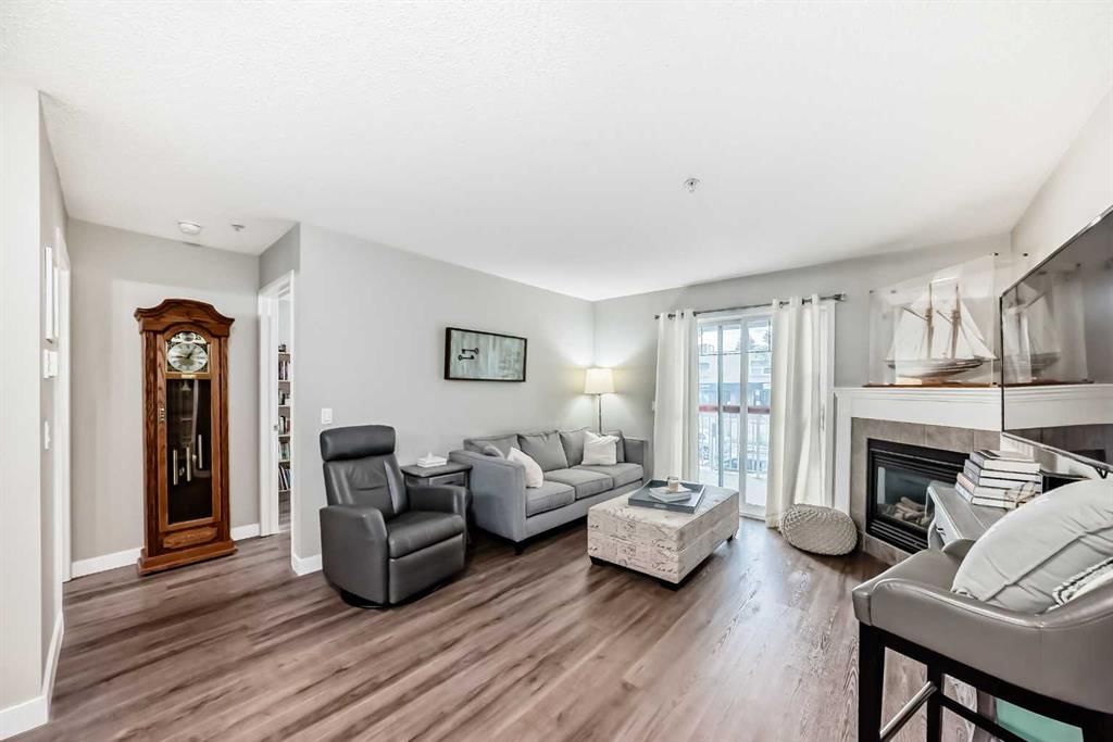 205, 1811 34 Avenue SW, Calgary — photo 4 of 37