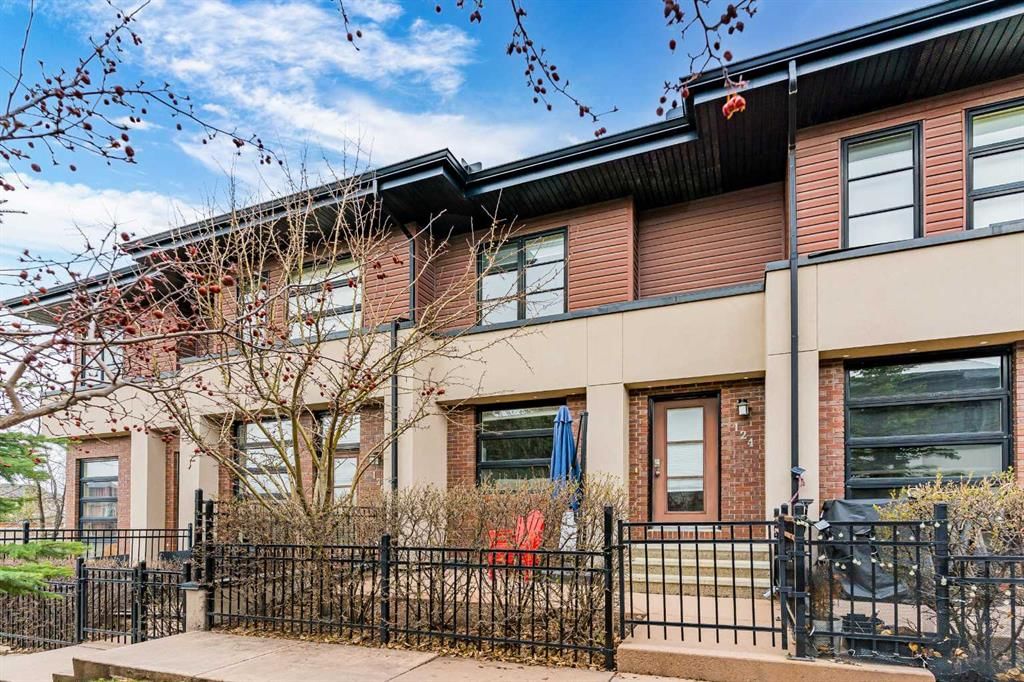 124 Aspen Hills Villas SW, Calgary — photo 3 of 41