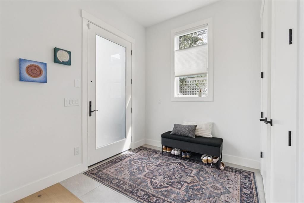 2819 36 Street SW, Calgary — photo 4 of 47