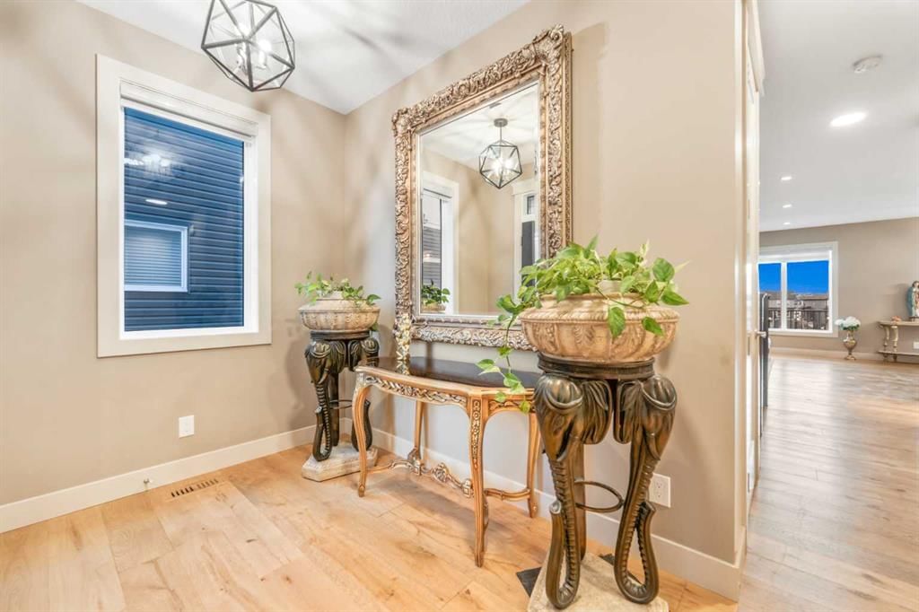 105 Carringvue Manor NW, Calgary — photo 3 of 49