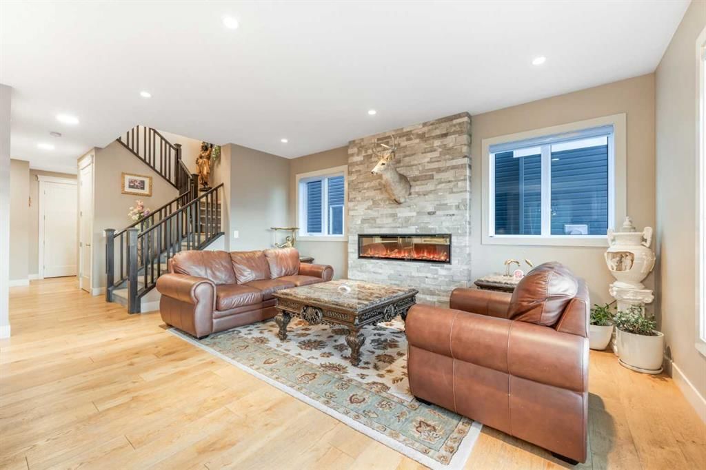 105 Carringvue Manor NW, Calgary — photo 5 of 49