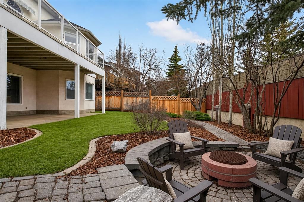 7051 Christie Briar Manor SW, Calgary — photo 2 of 44