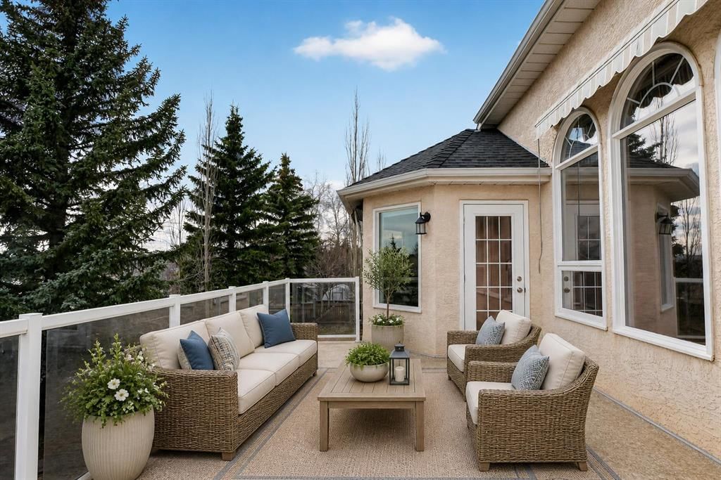 7051 Christie Briar Manor SW, Calgary — photo 4 of 44