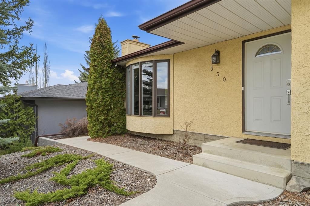 330 Silver Ridge Crescent NW, Calgary — photo 3 of 42