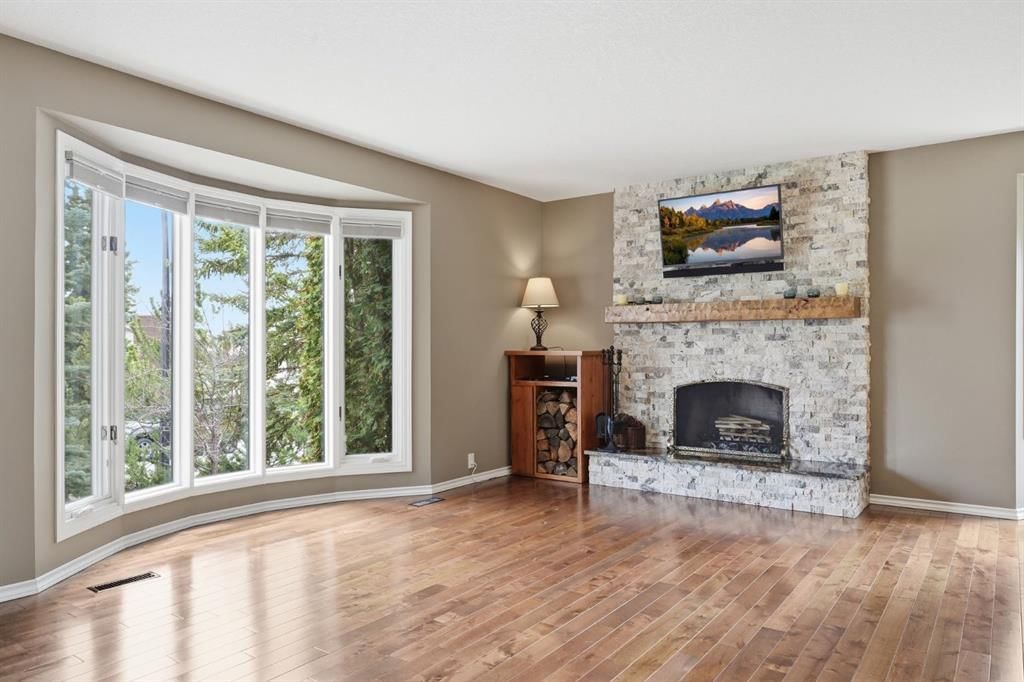 330 Silver Ridge Crescent NW, Calgary — photo 5 of 42