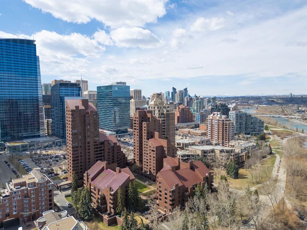 902A, 500 Eau Claire Avenue SW, Calgary — main listing photo