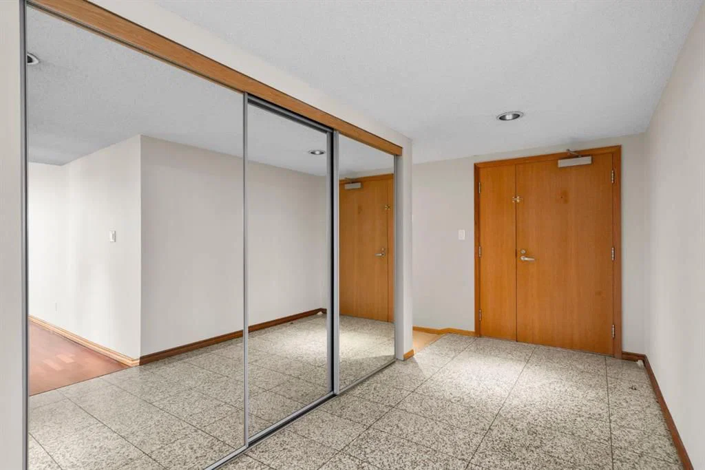 902A, 500 Eau Claire Avenue SW, Calgary — photo 4 of 50