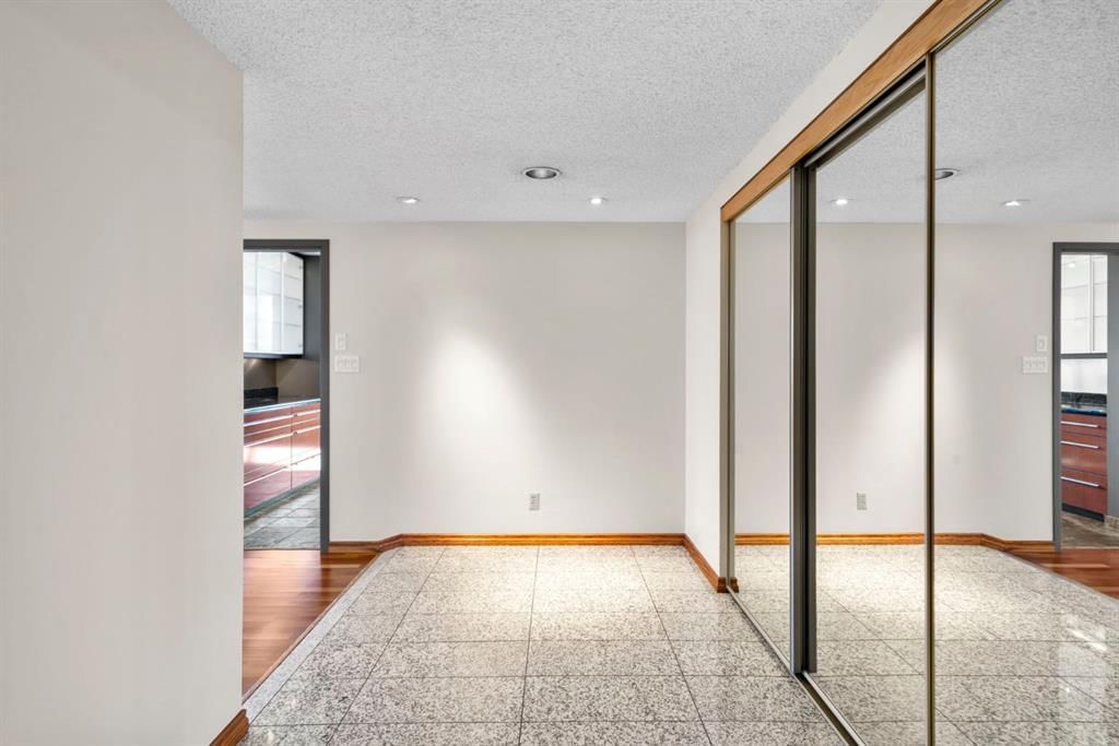 902A, 500 Eau Claire Avenue SW, Calgary — photo 5 of 50