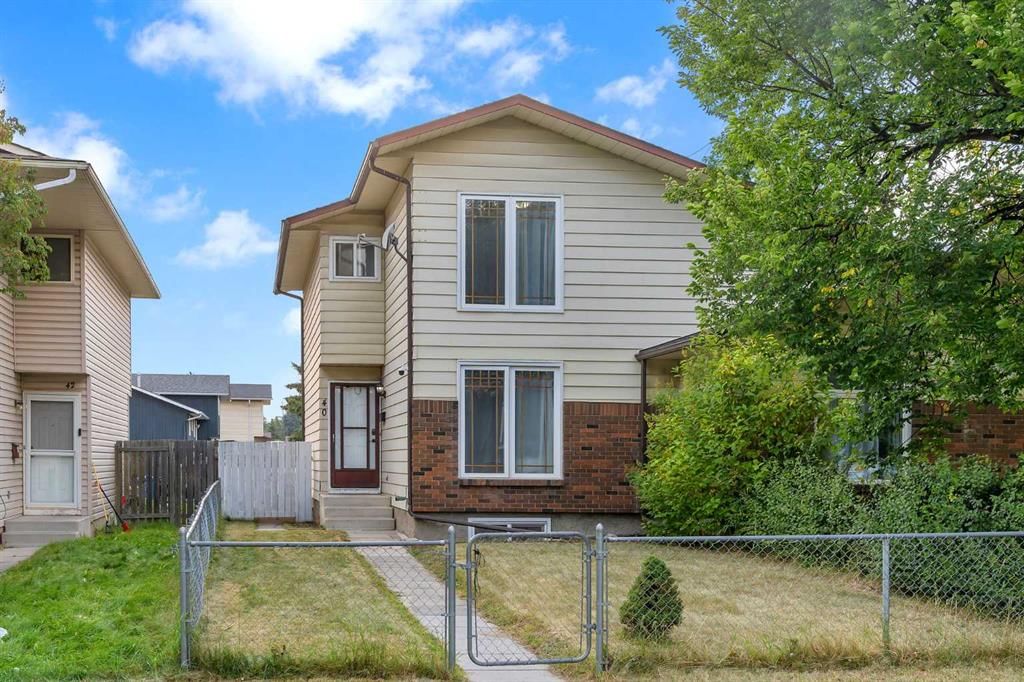 40 Temple Place NE, Calgary — main listing photo