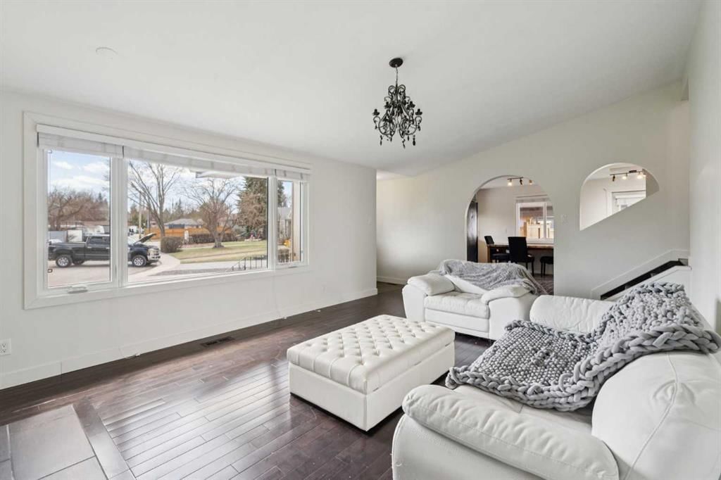 214 Springwood Place SW, Calgary — photo 4 of 41