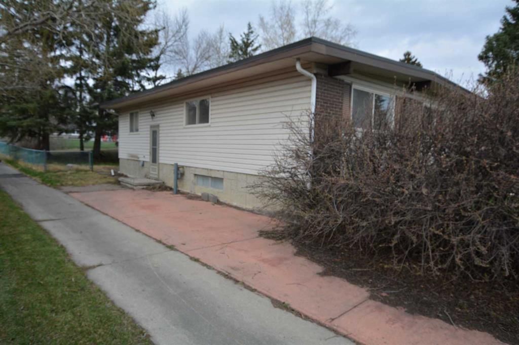 38 Dalrymple Green NW, Calgary — photo 5 of 12