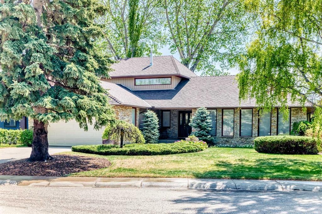 123 Varsity Estates Grove NW, Calgary — main listing photo