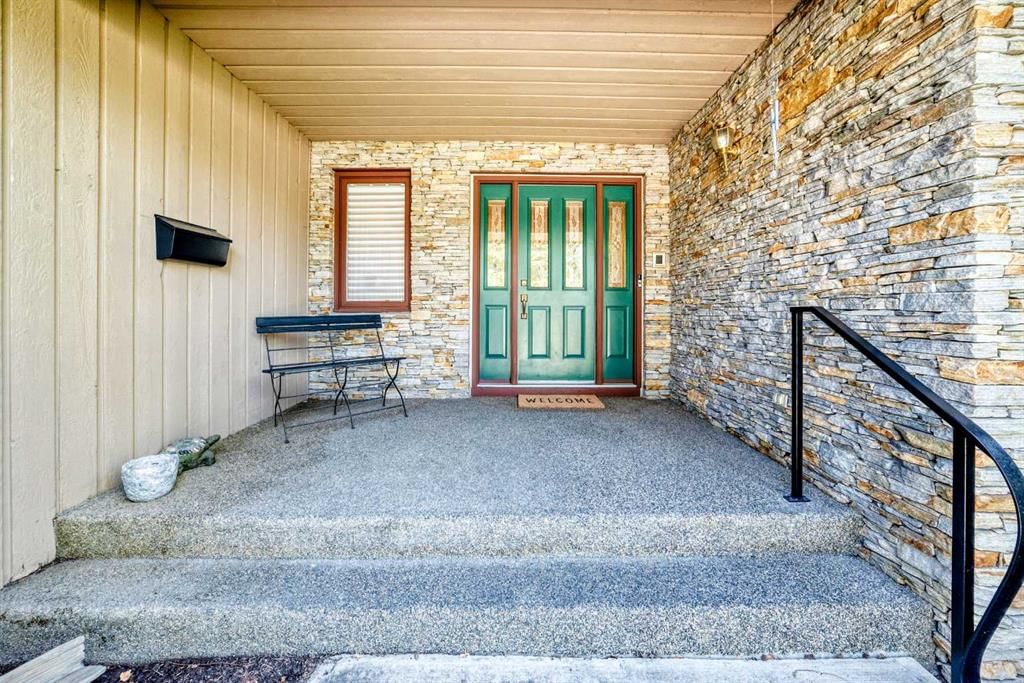 123 Varsity Estates Grove NW, Calgary — photo 3 of 50