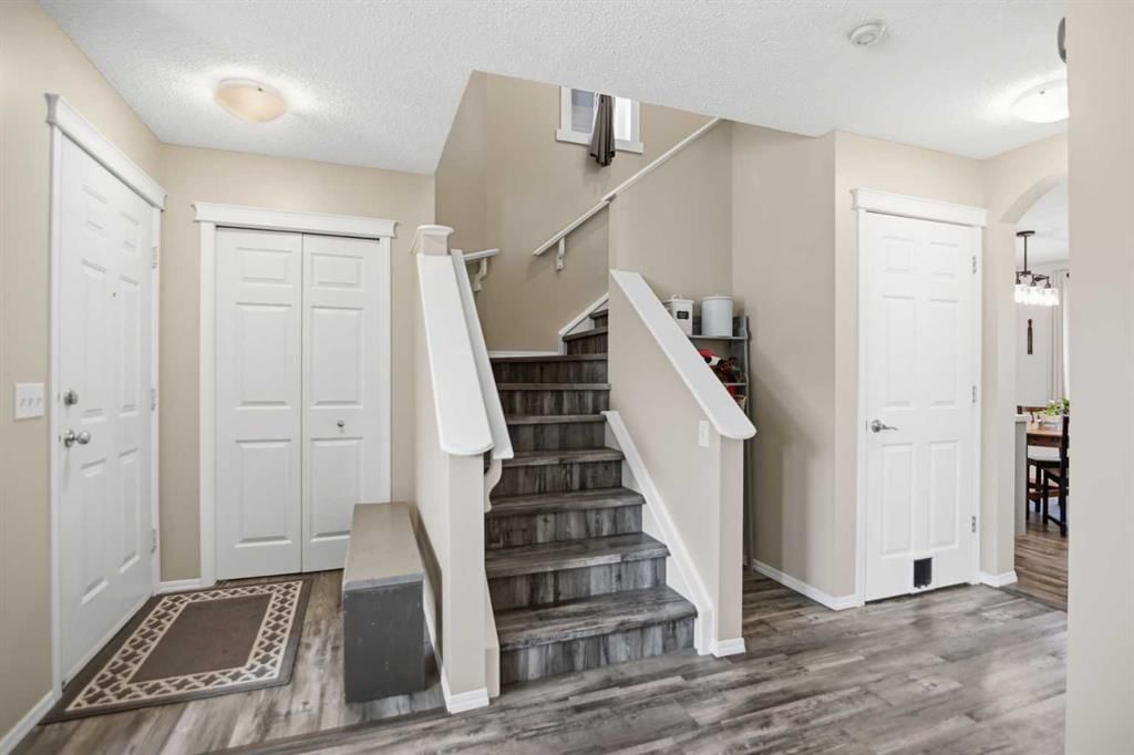 46 Saddlemont Way NE, Calgary — photo 4 of 34