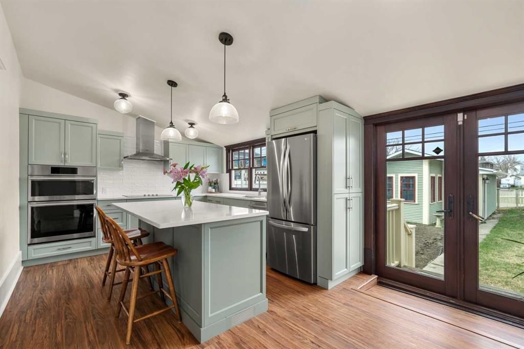 620 19 Avenue NW, Calgary — photo 3 of 40
