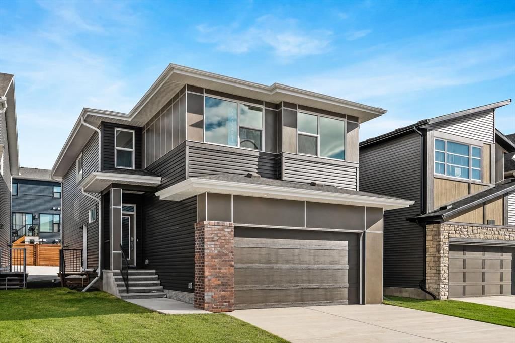 506 Lucas Way NW, Calgary — main listing photo