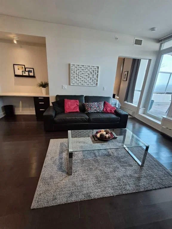 722, 222 Riverfront Avenue SW, Calgary — photo 3 of 15