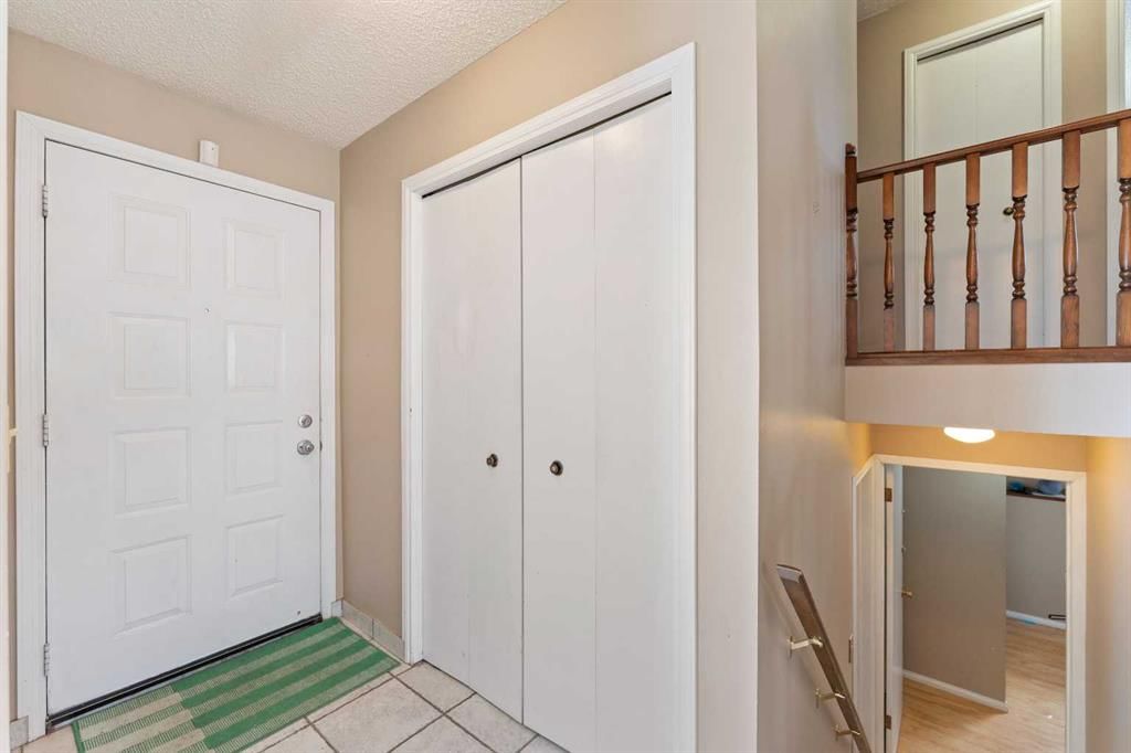 7003 Temple Drive NE, Calgary — photo 2 of 49