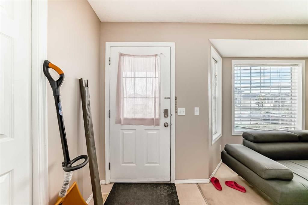 111 Tarawood Road NE, Calgary — photo 4 of 50