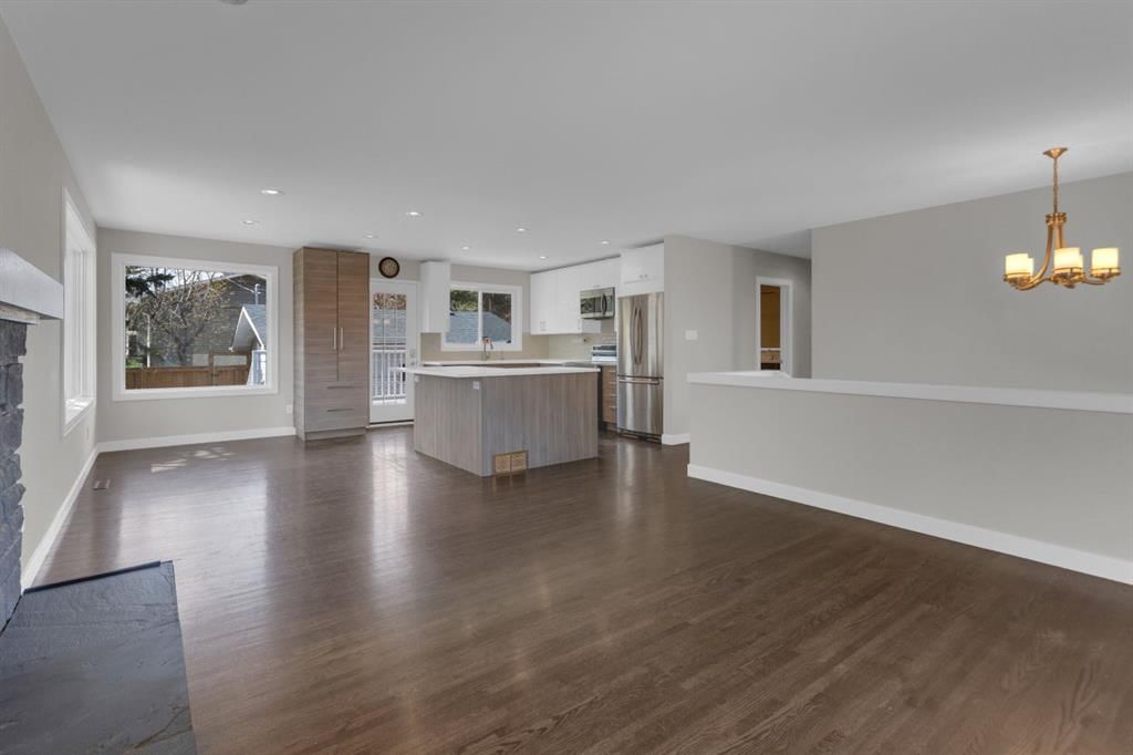 5615 Lakeview Drive SW, Calgary — photo 5 of 33