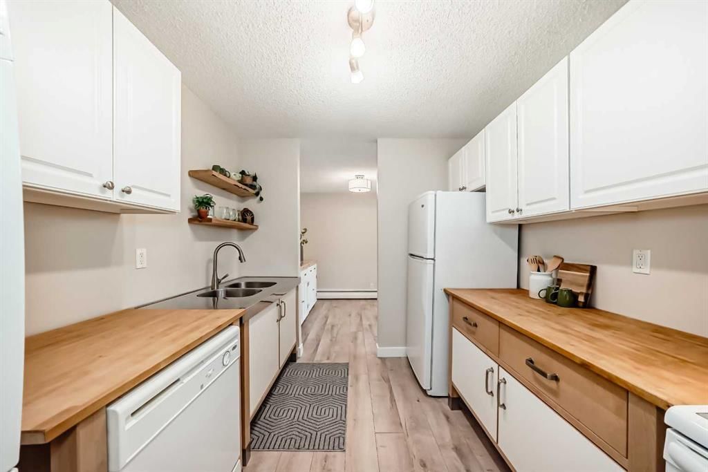 301, 1633 26 Avenue SW, Calgary — photo 4 of 29