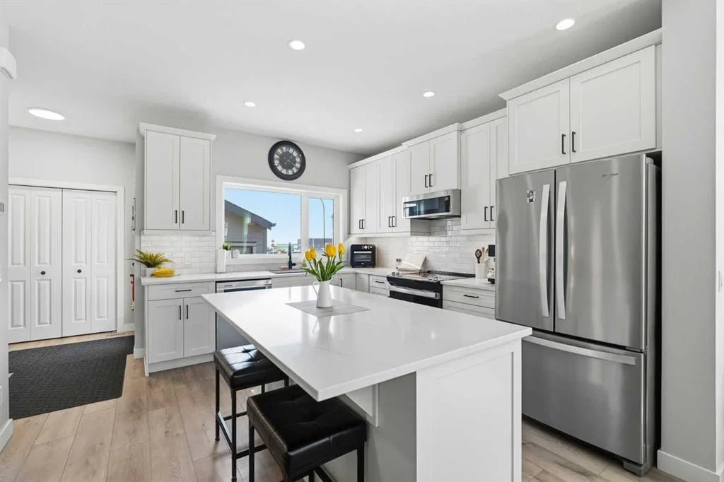 120 Treeline Manor SW, Calgary — photo 3 of 34