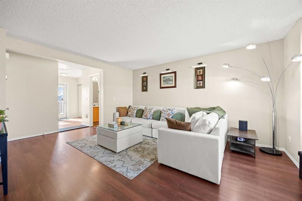 2501, 111 Tarawood Lane NE, Calgary — photo 3 of 26