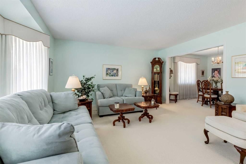 107 Valhalla Crescent NW, Calgary — photo 4 of 28