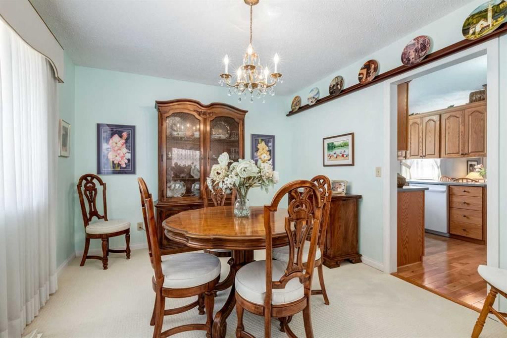107 Valhalla Crescent NW, Calgary — photo 5 of 28