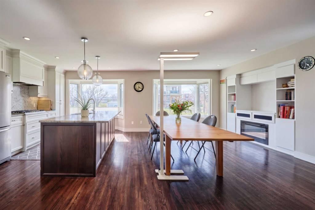 2940 Blakiston Drive NW, Calgary — photo 5 of 38
