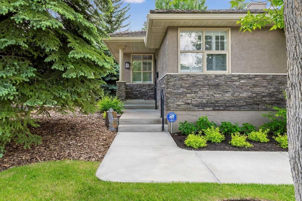 2025 Palermo Way SW, Calgary — photo 2 of 48