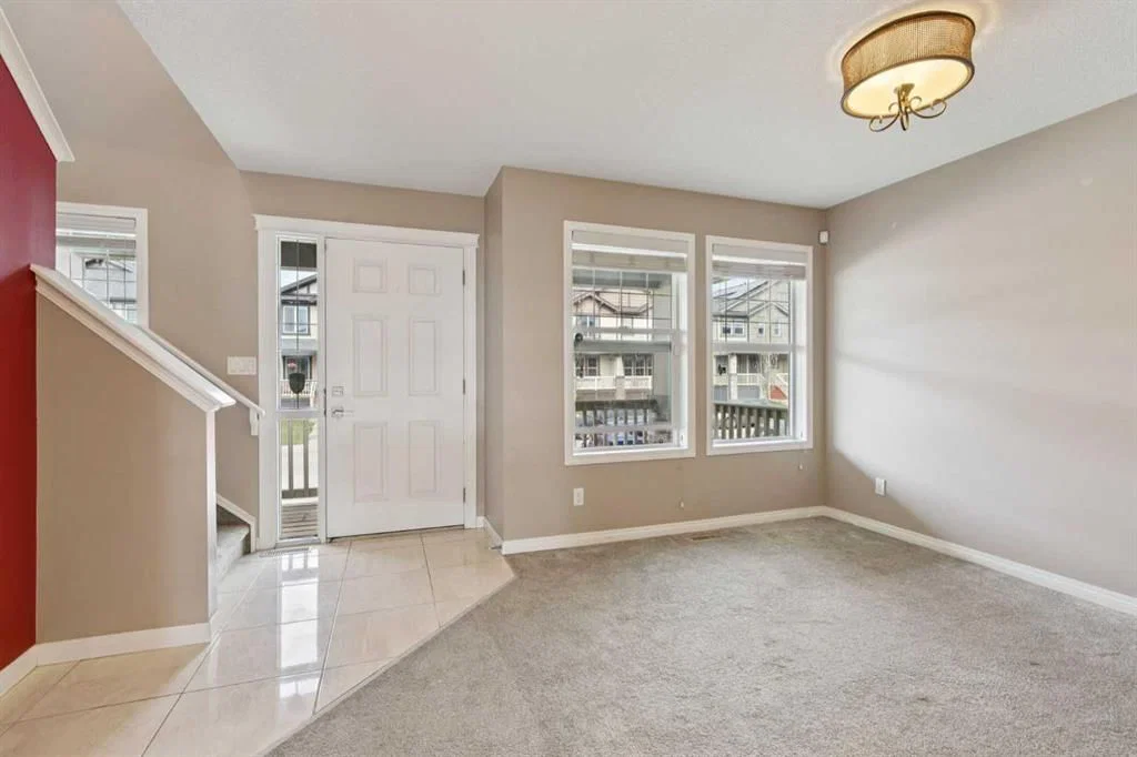 74 Skyview Point Green NE, Calgary — photo 3 of 31