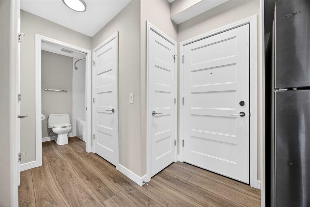 2105, 80 Greenbriar Place NW, Calgary — photo 4 of 36