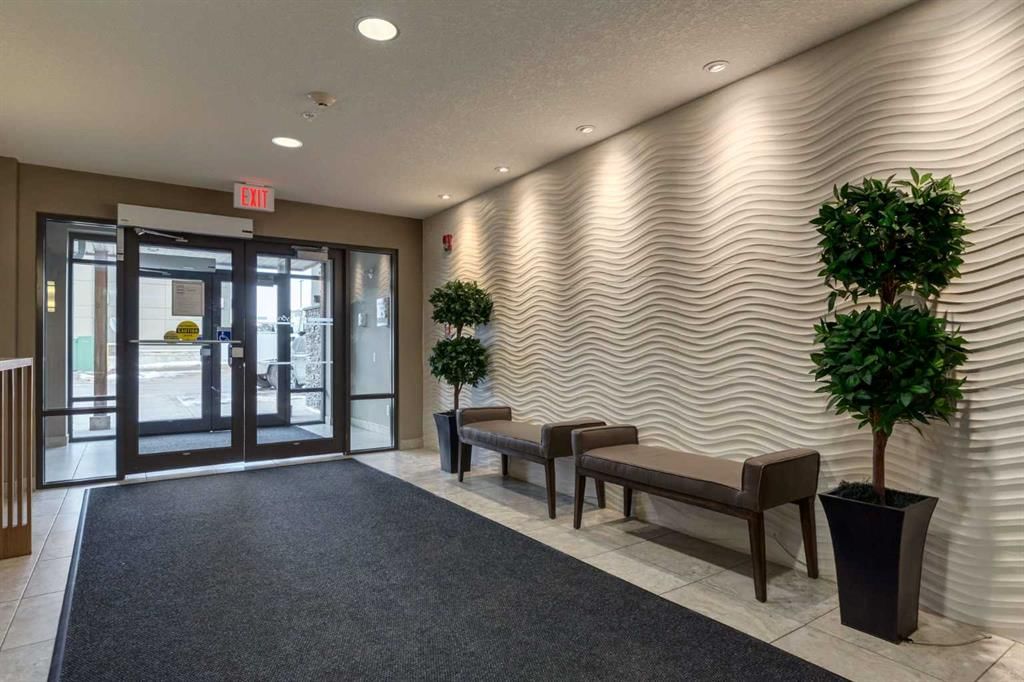 207, 10 Westpark Link, Calgary — photo 3 of 31